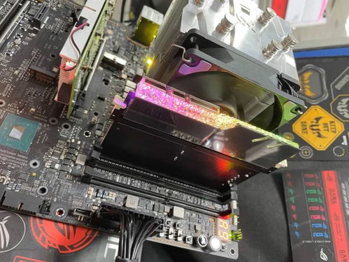 華碩ROG DDR5轉(zhuǎn)DDR4轉(zhuǎn)接卡初現(xiàn) 試驗(yàn)性產(chǎn)品引熱議，前瞻技術(shù)還是過(guò)渡方案？