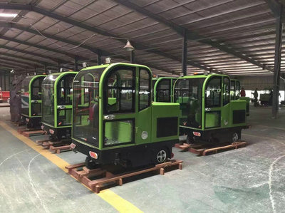 柳州封閉式掃地車(chē) 物業(yè)與工廠高效清掃的理想之選